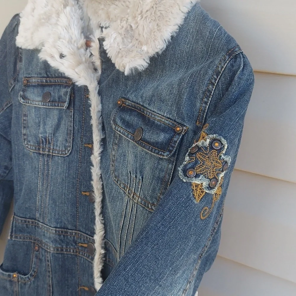 NWT Arizona Jean Company Blue Denim Jacket with Cream Sherpa Lining